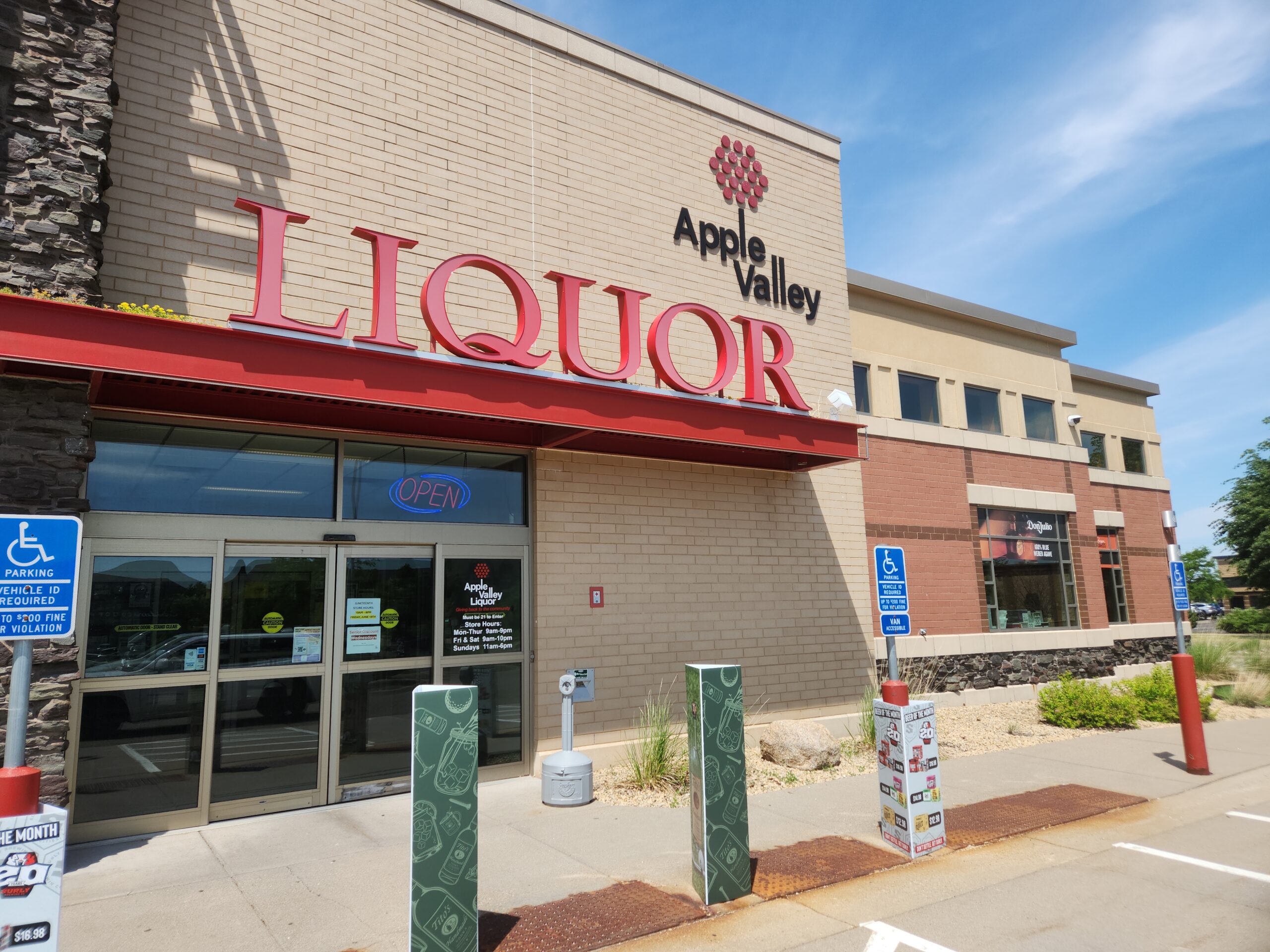 View of entrance to Apple Valley Liquor Store #3